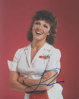Linda Lavin autograph