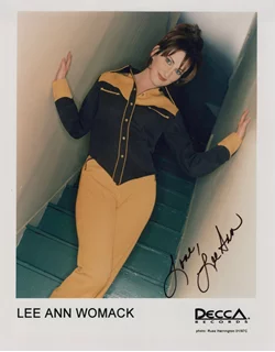 Lee Ann Womack autograph