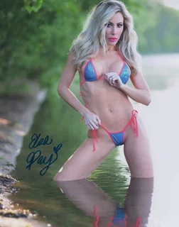 Elsa Day autograph