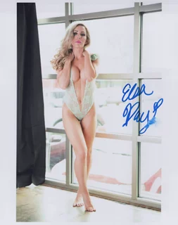 Elsa Day autograph