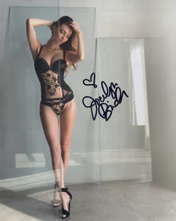 Jocelyn Binder autograph