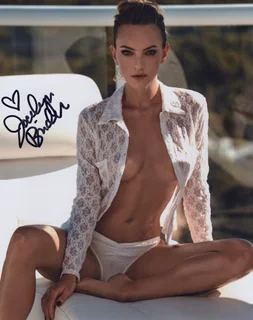 Jocelyn Binder autograph