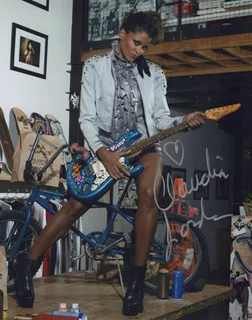 Claudia Jordan autograph