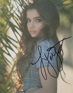 Alexis Jayde Burnett autograph