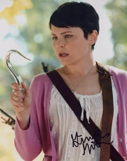Ginnifer Goodwin autograph