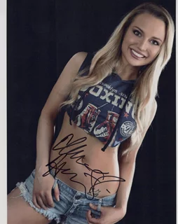 Ellie Heiden autograph