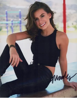 Madisyn Shipman autograph