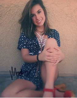 Madisyn Shipman autograph