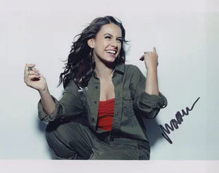 Madisyn Shipman autograph