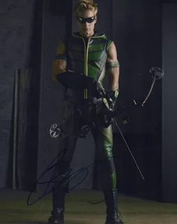 Justin Hartley autograph