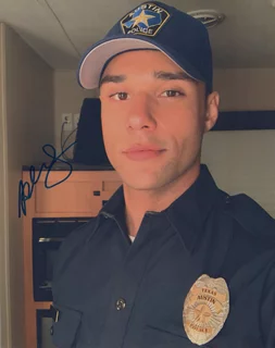 Rafael Silva autograph