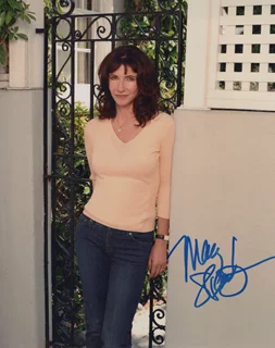 Mary Steenburgen autograph