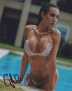 Corrie Yee autograph