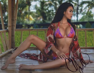 Corrie Yee autograph