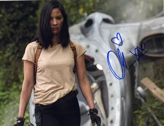 Olivia Munn autograph