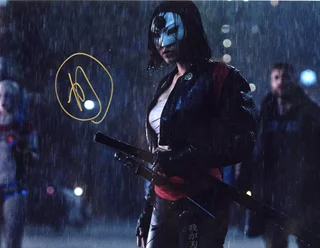 Karen Fukuhara autograph
