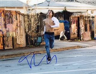 Frank Dillane autograph