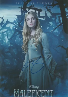 Elle Fanning autograph