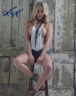 Jenni Lynn autograph