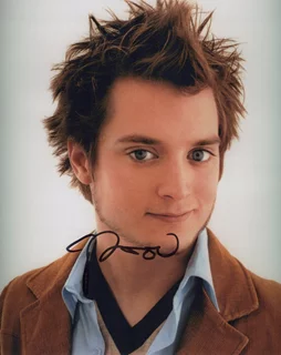 Elijah Wood autograph
