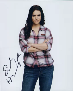 Emily Hampshire autograph