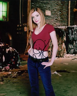 Alyson Hannigan autograph