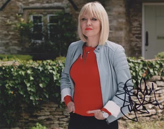 Ashley Jensen autograph