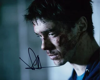 Sam Keeley autograph