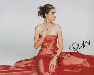 Amanda Peet autograph
