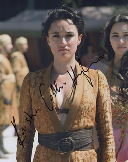 Keisha Castle-Hughes autograph