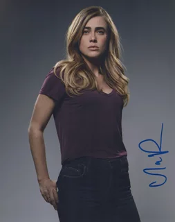 Melissa Roxburgh autograph