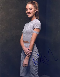 Maika Monroe autograph