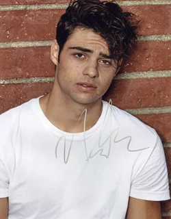 Noah Centineo autograph