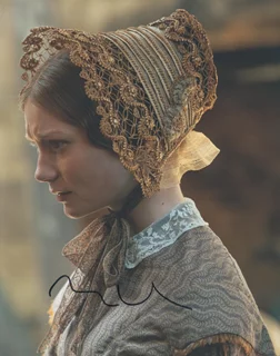 Mia Wasikowska autograph