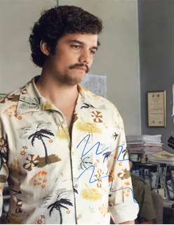 Wagner Moura autograph