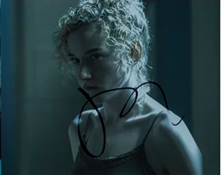 Julia Garner autograph