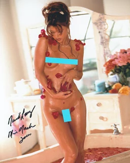 Nicole Marie Lenz autograph