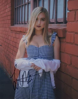 Lilia Buckingham autograph