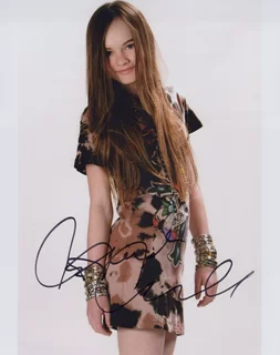Madeline Carroll autograph