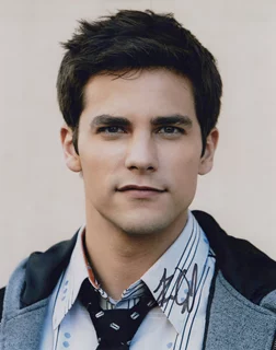 Brant Daugherty autograph