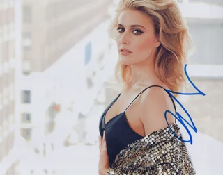 Greta Gerwig autograph