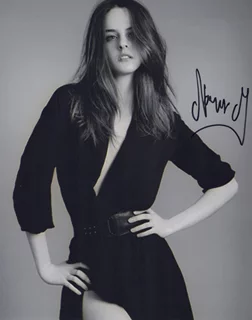 Noemie Merlant autograph