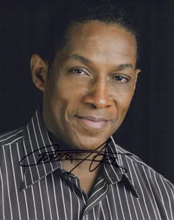 Cameron Arnett autograph