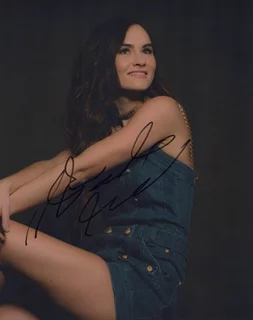 Madeline Carroll autograph