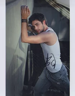 Brant Daugherty autograph