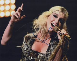 Kesha autograph