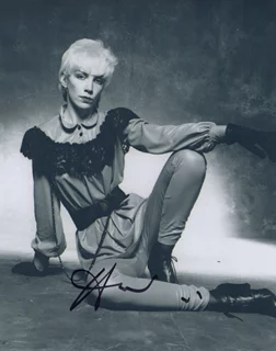 Annie Lennox autograph