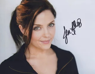 Jen Lilley autograph