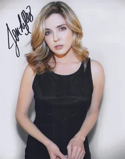 Jen Lilley autograph