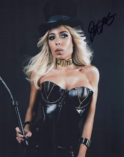 Kaila Methven autograph